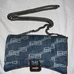 HOURGLASS WALLET WITH CHAIN BB MONOGRAM DENIM